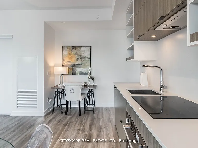 20 Edward St N #1302 — Photo 14