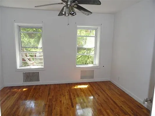 Rented by Bank Neary | media 10