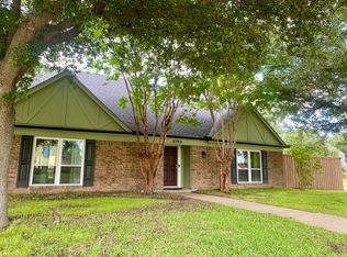 2702 Riviera Dr, Garland, TX 75040