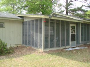 242 Lakeside Dr, Carriere, MS 39426