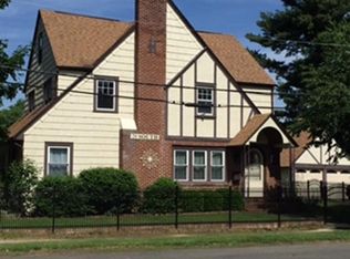 28 Alhambra Cir S, Agawam, MA 01001
