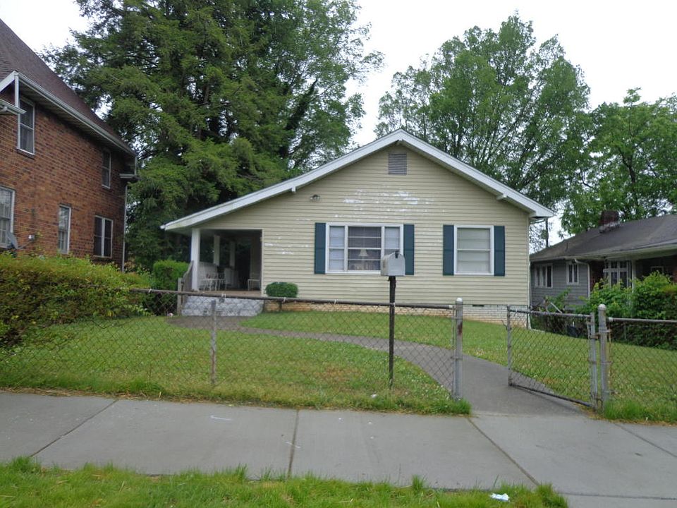 1st image of 2908 E 5th Ave