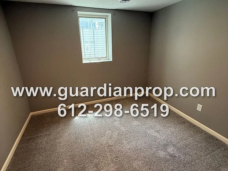 350 93rd Ave NE — Photo 16