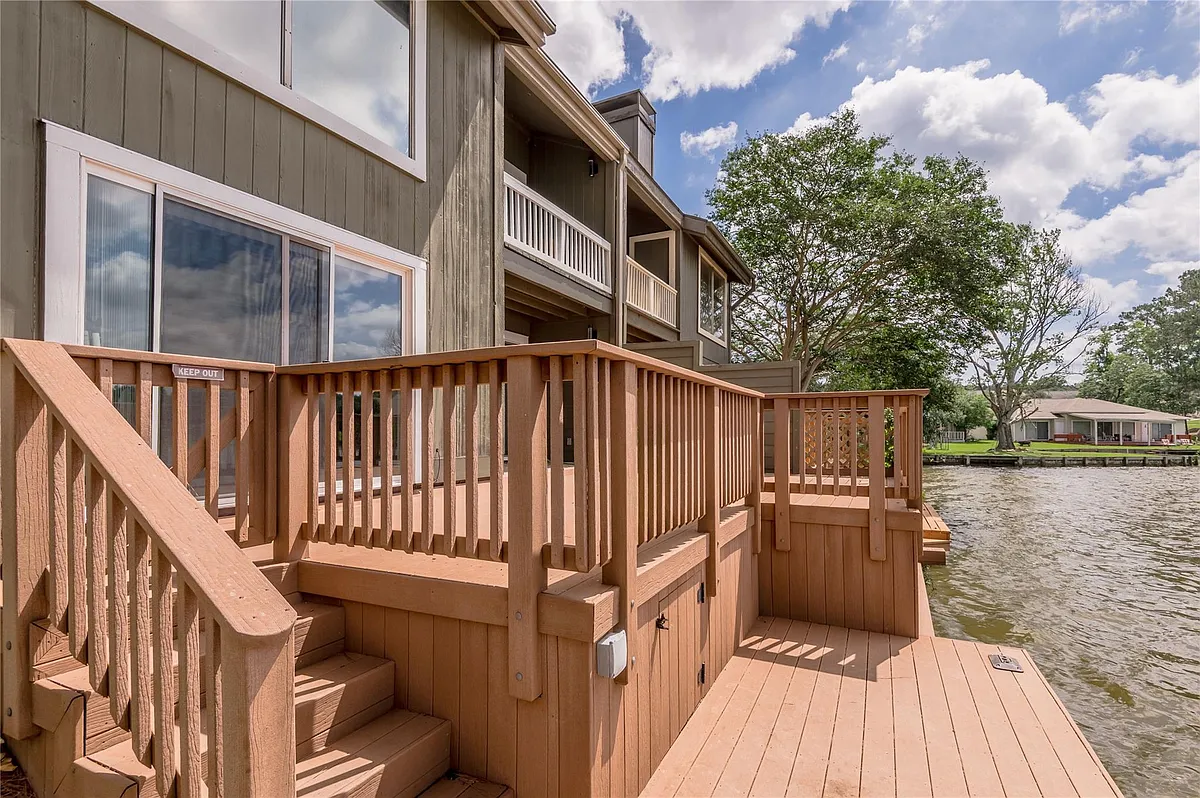 Building Photo - 208 Waters Edge