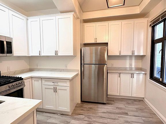 2nd image of 2905 Van Ness Ave APT 101