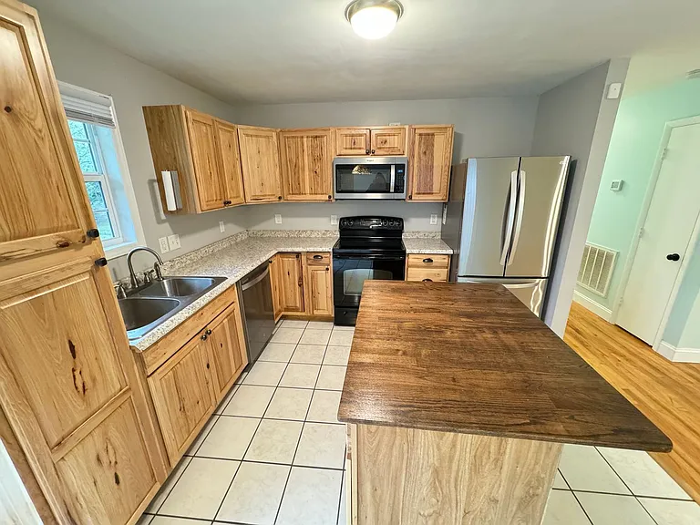1505 Foxwood Dr — Photo 12
