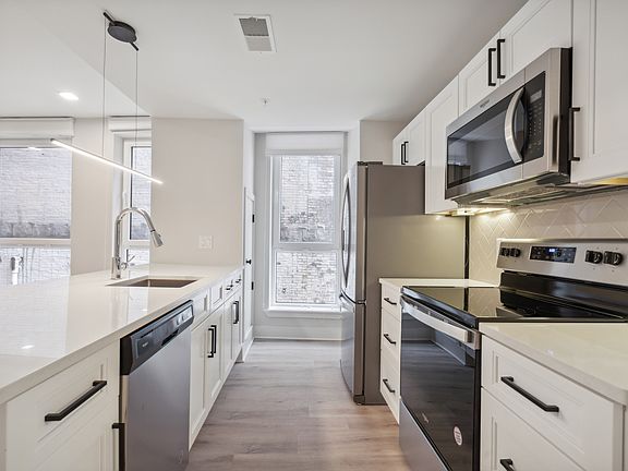 2nd image of 1803 N Howard St #302