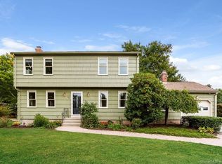 104 Bidwell St, Glastonbury, CT 06033