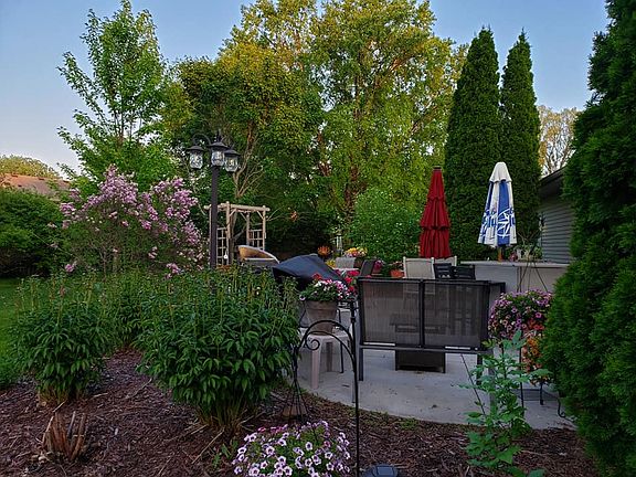 3rd image of 15150 Dartmoor Ct