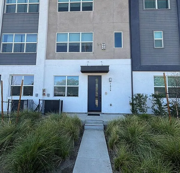7819 Paxton Pl — Photo 1