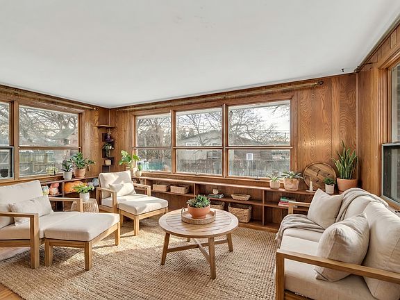 4th image of 801 Woodlawn Dr
