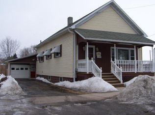 1916 Lewis St, Marinette, WI 54143