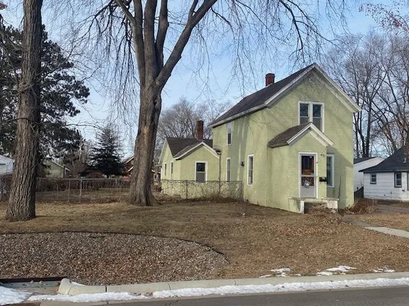 504 3rd St SE, Little Falls, MN 56345