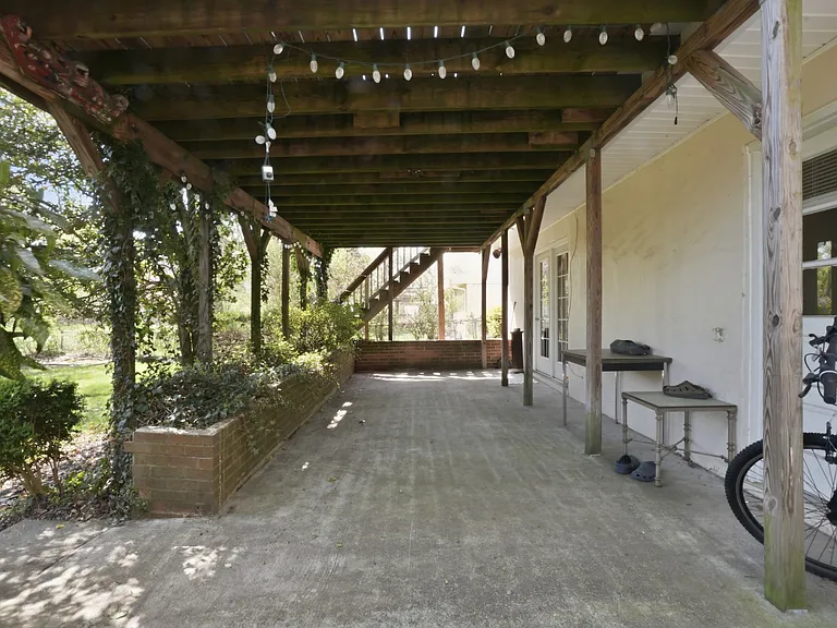 8817 Patricia Ct — Photo 10