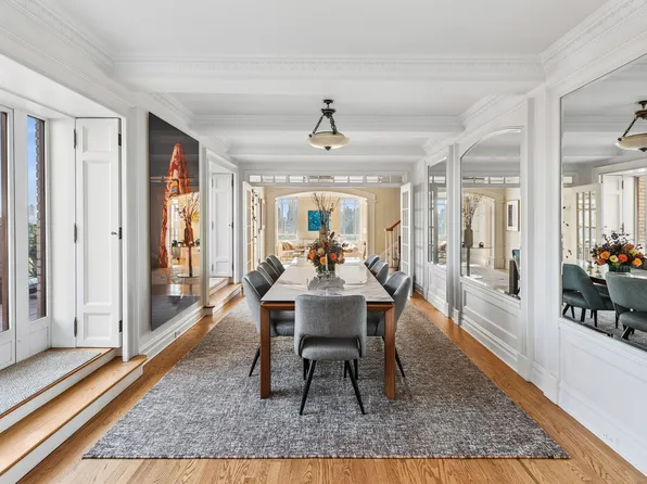 25 Central Park West image 2 of 14