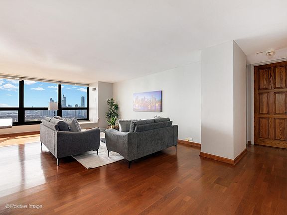 3rd image of 360 E Randolph St APT 3902