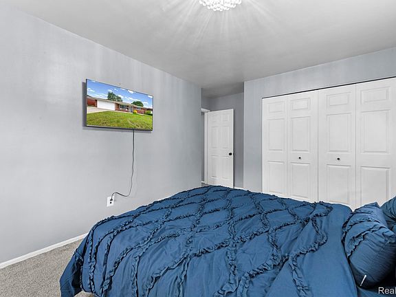 4th image of 29410 Runey Dr