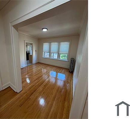 5th image of 716 E 81st St