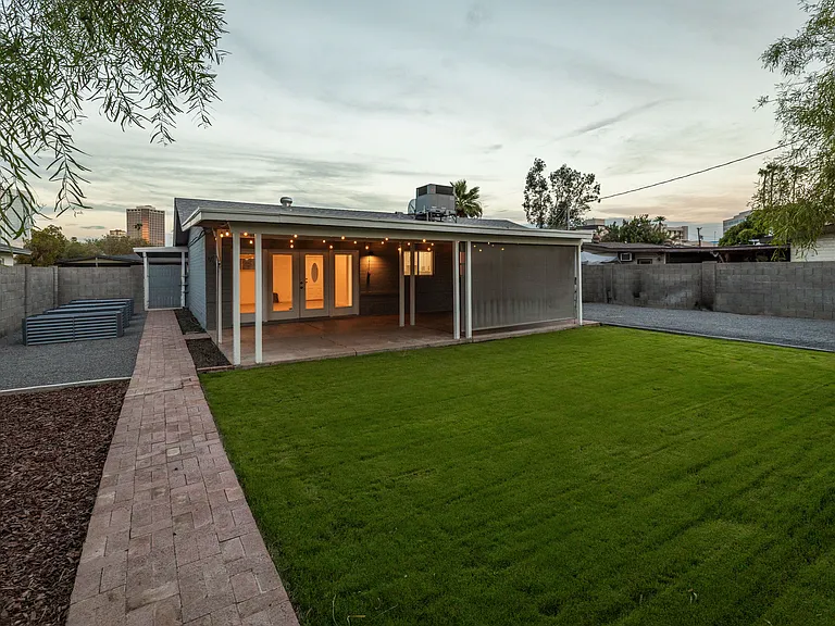 3140 N 6th Ave — Photo 28