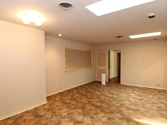3rd image of 501 Miramar Pl