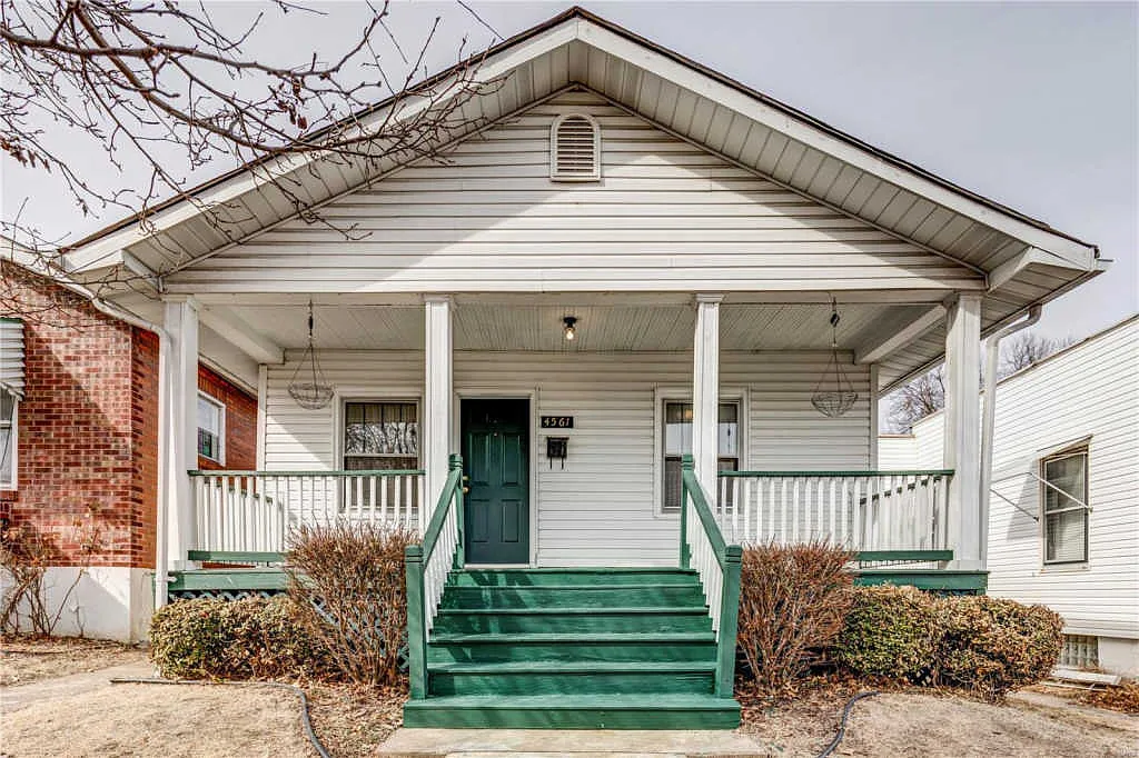 4561 Ray Ave photo 1