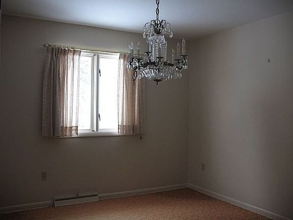 5th image of 38 Pleasantview Dr