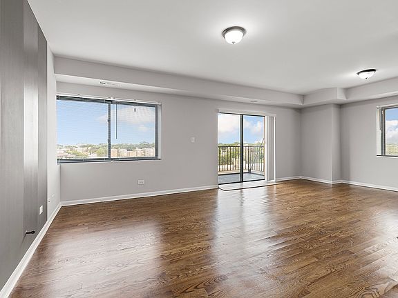 5th image of 2451 W Howard St APT 512