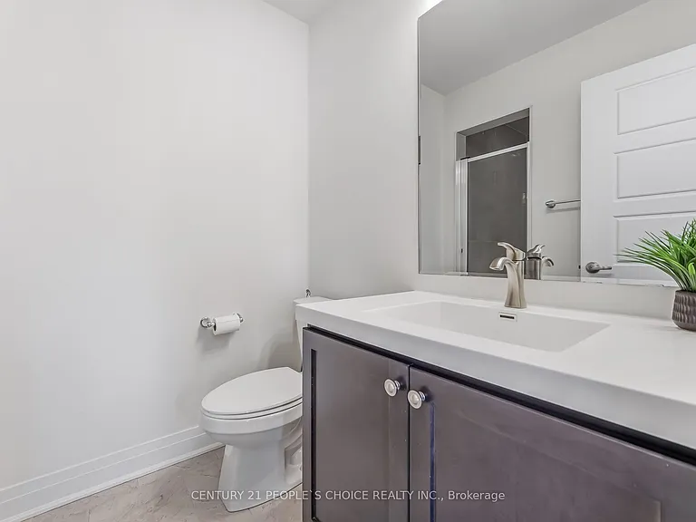744 E Kennedy Cir W #UPPER — Photo 40