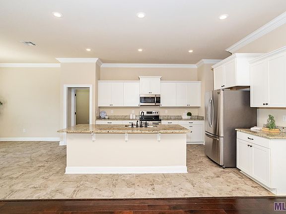 3rd image of 20978 High Plains Dr