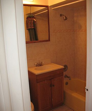 4th image of 13 King Arthur Ct APT 12
