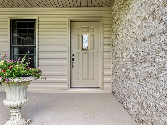 5th image of 152 Game Farm Rd