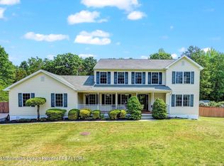 3 Jhan Dr, Jackson, NJ 08527