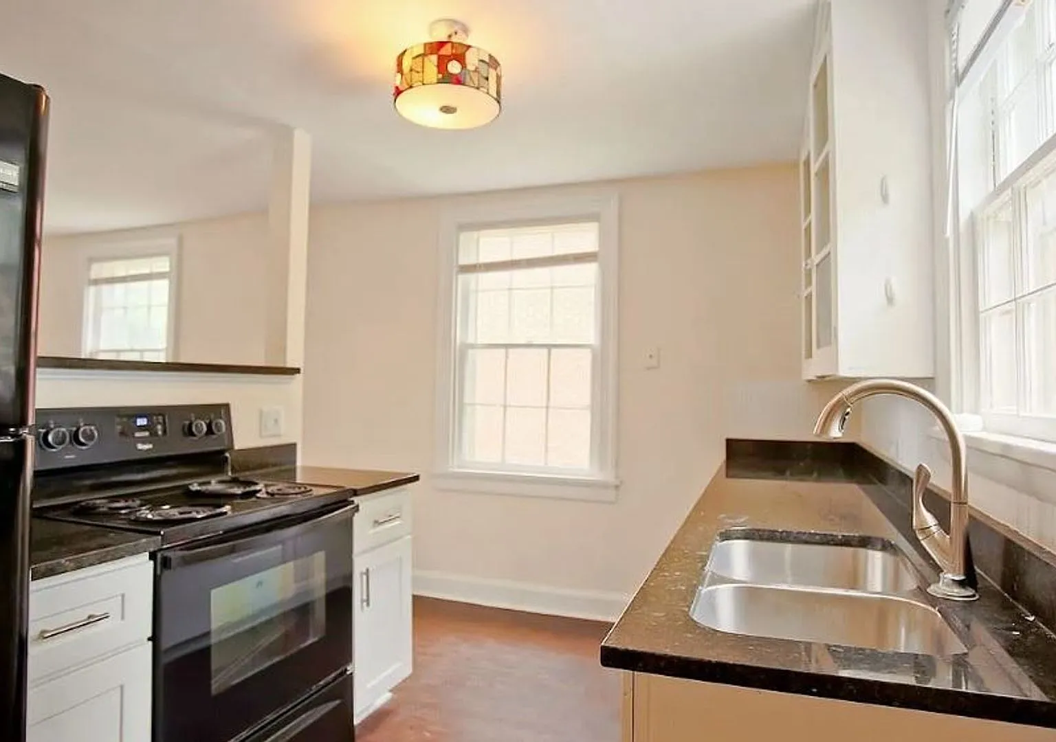 2027-2028 School Year / 8 Bdrm / 3 Bath Steps from UVA Grounds — Photo 3