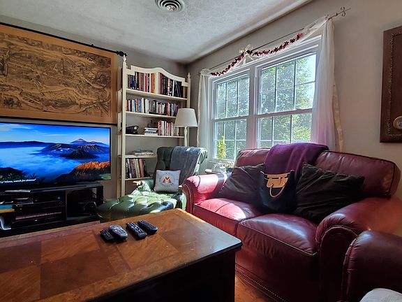 4th image of 804 Elizabeth Dr