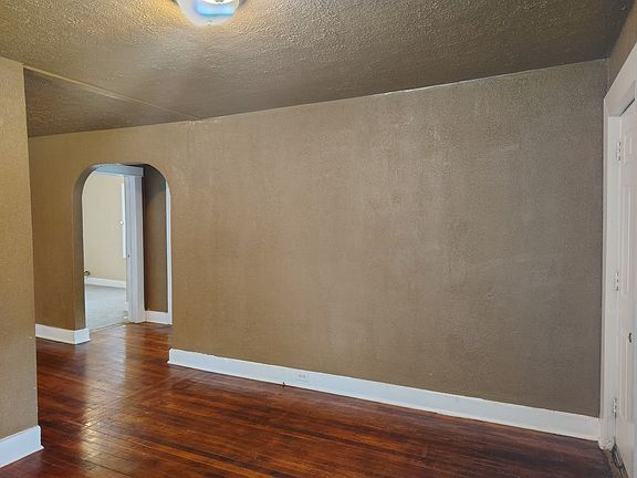 4th image of 1034 Leland Ave