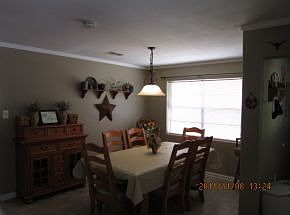 3rd image of 107 Holly Grv