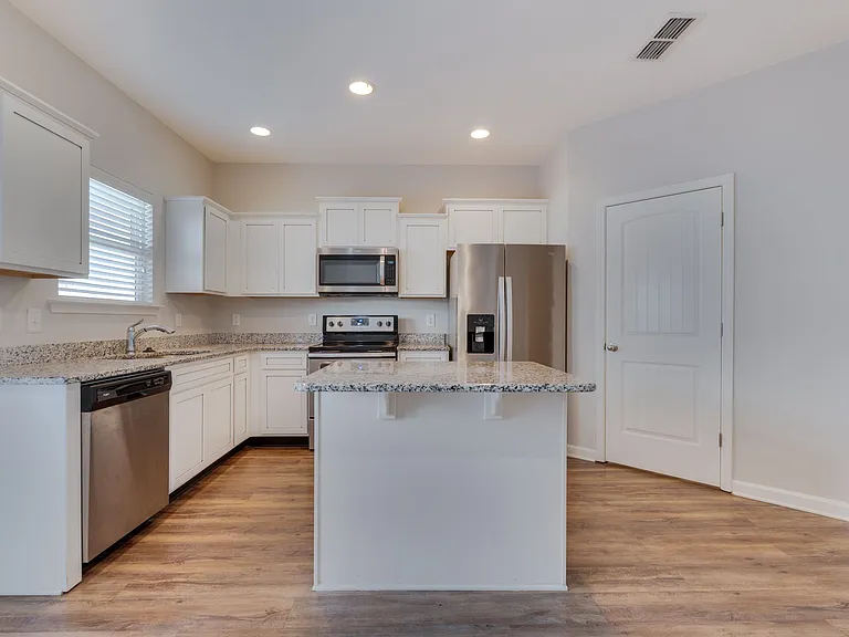 810 Staten Dr — Photo 8