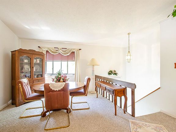 4th image of 8012 Sunfield Ct