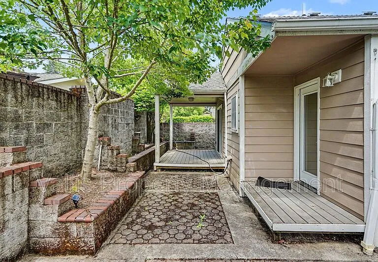 2151 Winter St SE — Photo 25
