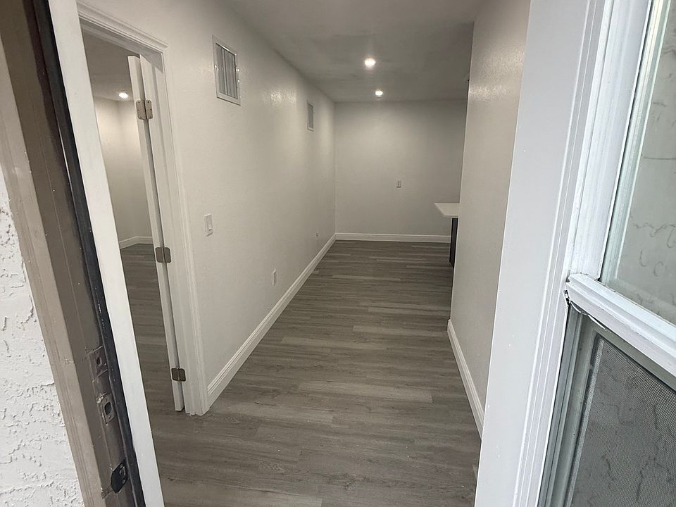 1st image of 2331 Glenridge Dr #2331