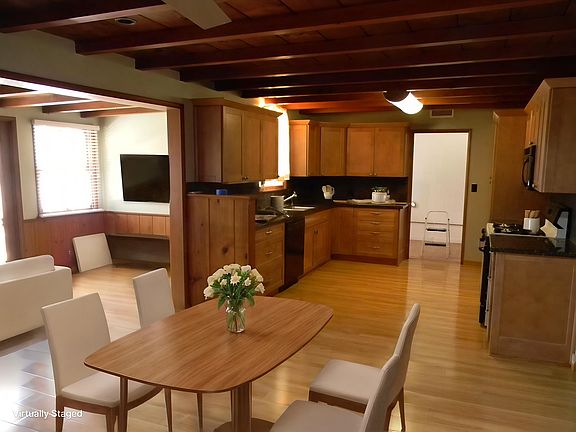 5th image of 1202 E Everett Pl