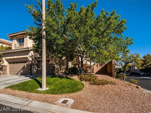 Over-sized corner lot