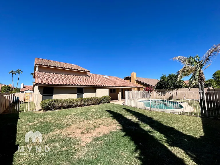 5623 E Grandview Rd — Photo 38
