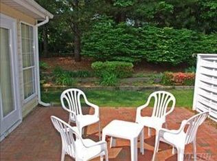 15 Villanova Ct, Ridge, NY 11961