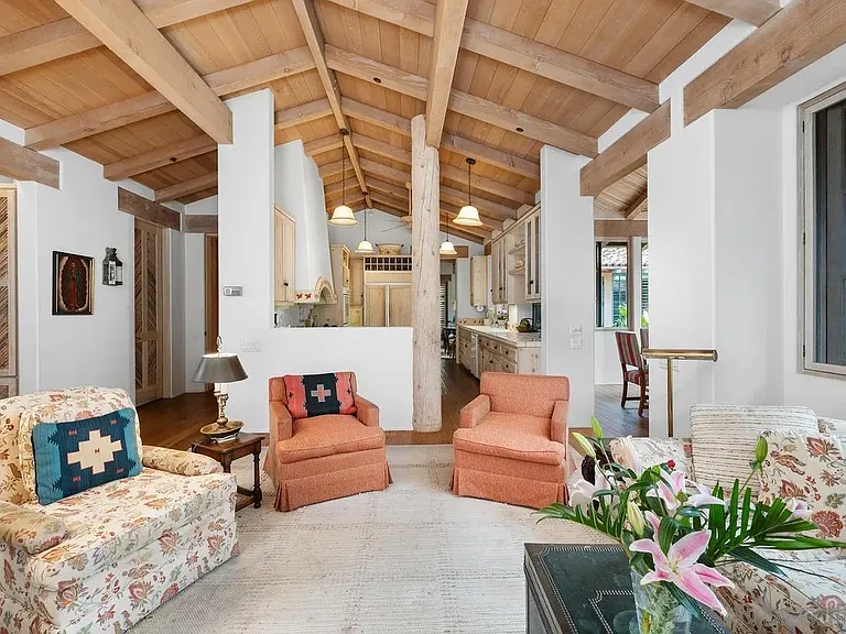 17240 Avenida De Acacias — Photo 12