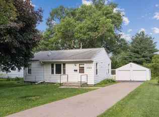 1121 4th Ave, Iowa City, IA 52240