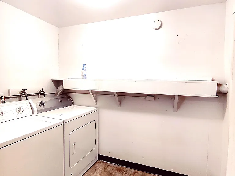 409 N Lafayette St #B — Photo 6