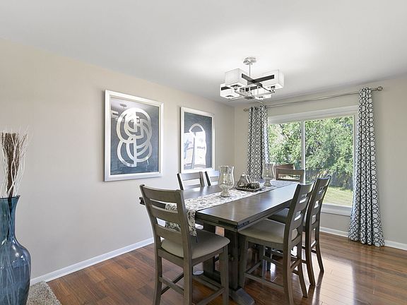 4th image of 594 Cades Ct