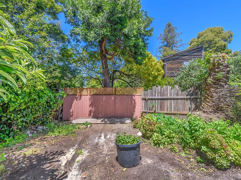 128 Mission Ave — Photo 20