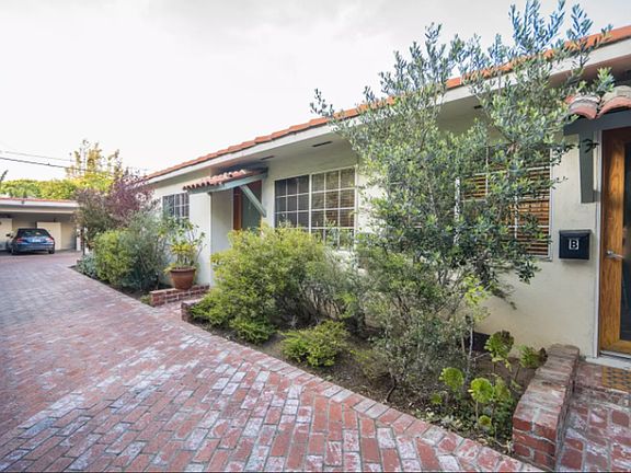 3rd image of 1405 Ocean Park Blvd #C